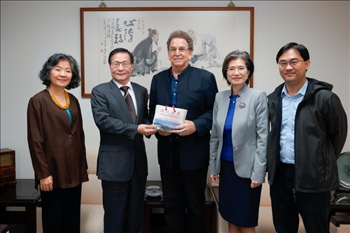 Prof. Philip Hallinger Delivers the Fourth Lecture of the Tamkang Clement and Carrie Chair Lecture Series