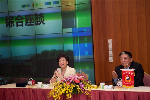 國防大學副校長傅永茂中將等一行19人參訪本校。