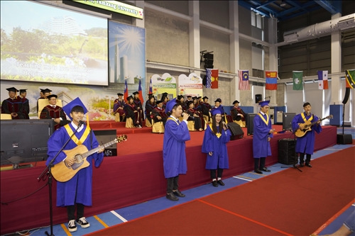 The Island's First All-English Graduation Ceremony Held at Lanyang