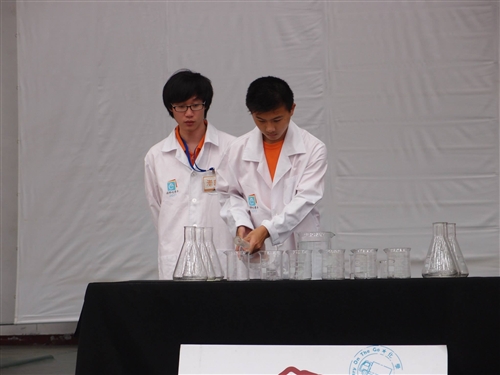 The Chemistry Mobile Promotes Science in Yunlin County
