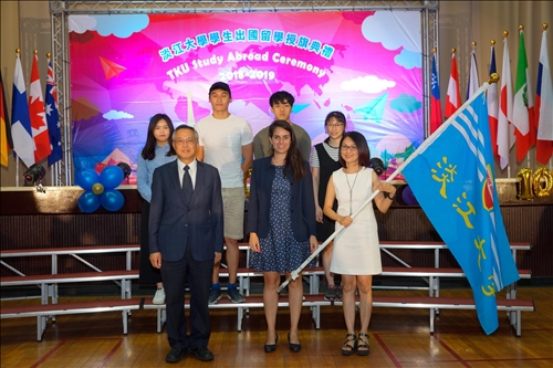 Making Dreams Come True - 648 Students Depart for Overseas Study