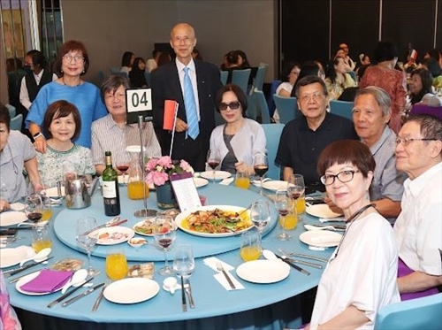French Department Celebrates its 60th Anniversary, Teachers, Students & Alumni Sing together