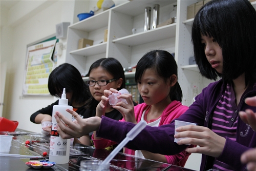 The Mobile Chemistry Lab Goes West