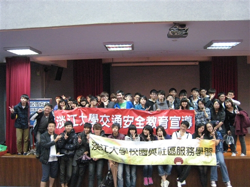 Freshmen Entertain and Educate Local Students