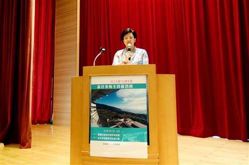 Office of Human Resources Holds Seminar for New Department Heads for 2013 Academic Year