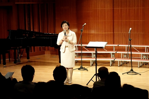 Female Faculty Alliance Choir Peform for the Moon Night Flower