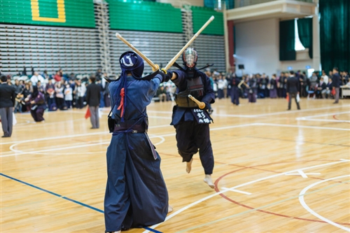 The 2014 Annual Junior College Kendo Competition Takes Place in the Shao-mo Memorial Gymnasium