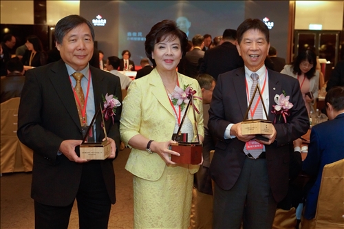 TKU Chairperson Presented National Quality Award by President Tsai