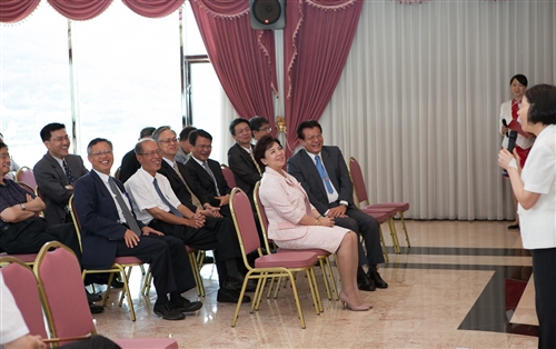 TKU Holds 2013 Handover Ceremony for Department Heads