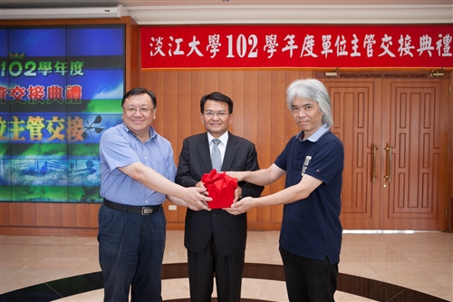 TKU Holds 2013 Handover Ceremony for Department Heads