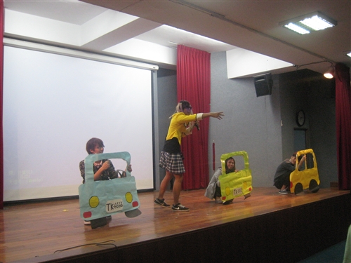 Freshmen Entertain and Educate Local Students