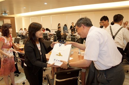 Tunghai and Tamkang Exchange Administrative Know-how