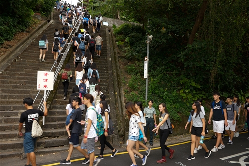 Freshmen Scale the ‘Overcoming Difficulty’ Slope