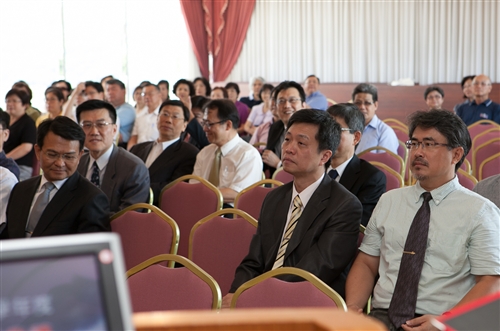 TKU Holds 2013 Handover Ceremony for Department Heads