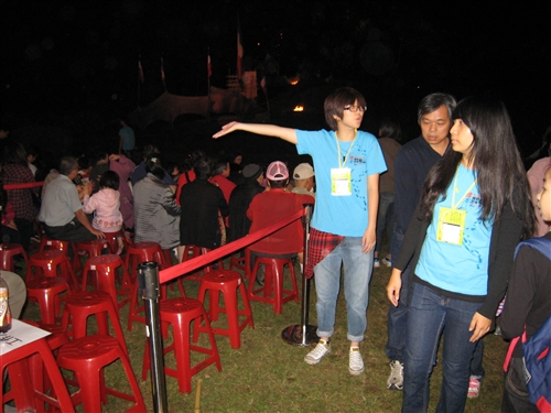 Tamkang Freshmen Serving the Community