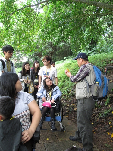 Service Learning to Help the Disabled