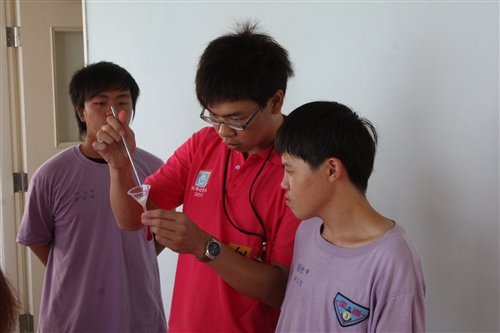 The Mobile Chemistry Lab Arrives at Penghu