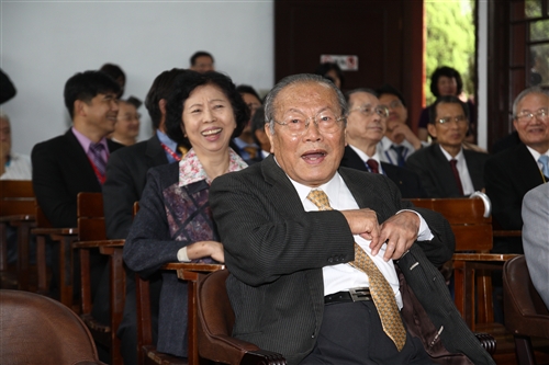 Chinese Palace-style Classrooms Receive High-Tech Makeover