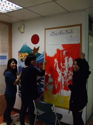 An Opening Ceremony for the Foreign Language Building Art Exhibition