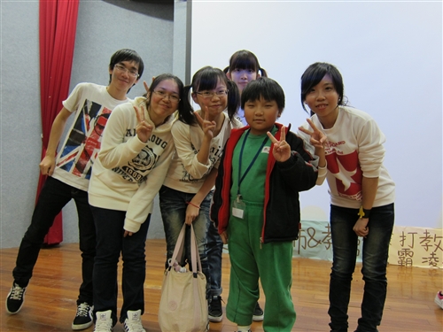 Freshmen Entertain and Educate Local Students