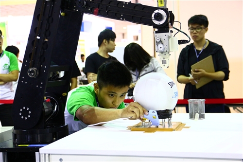 Tamkang Takes Double Gold at Hiwin Robot Contest