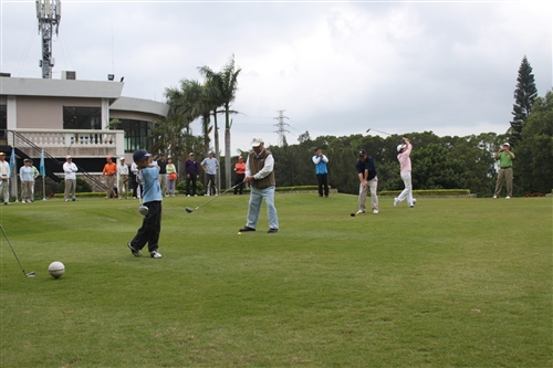 A Game of Golf to Celebrate a Milestone