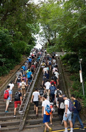 Freshmen Scale the ‘Overcoming Difficulty’ Slope