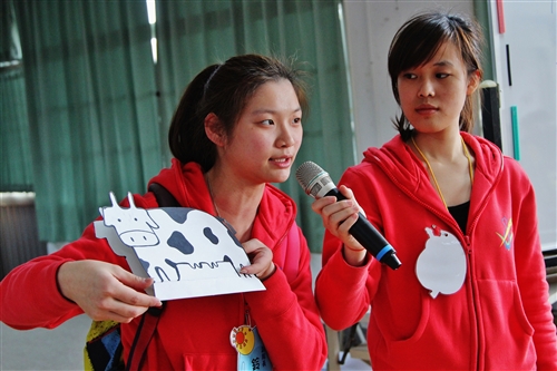 The Bright Light Science Service Team Heads to Liu Ying Junior High School