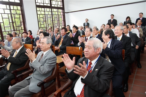Chinese Palace-style Classrooms Receive High-Tech Makeover