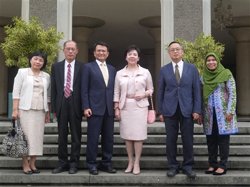 President Chang Leads an Expedition to See Sister Universities in Indonesia
