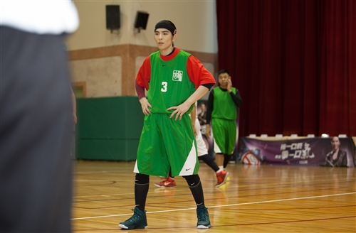 Jam Hsiao Comes to TKU to Promote Anti-Smoking Policy