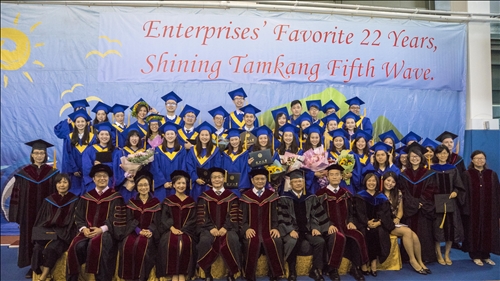 The Island's First All-English Graduation Ceremony Held at Lanyang