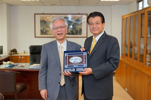 The President of Nagasaki University Visits TKU