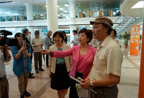 President Chang Shares for World Book Day