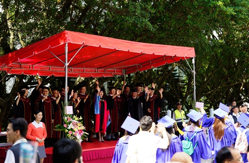 2015 Senior Graduation is a Blast