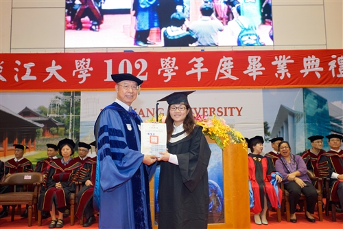 TKU Holds 2014 Graduation Ceremony with Over 7000 People in Attendance