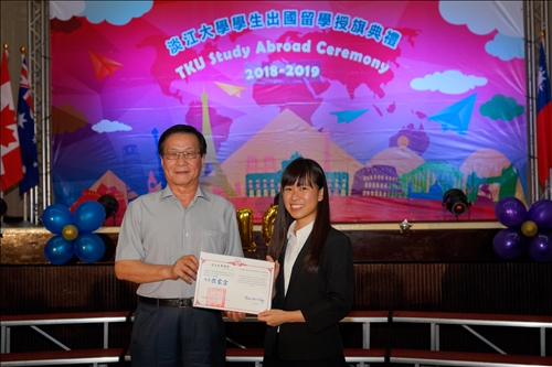 Making Dreams Come True - 648 Students Depart for Overseas Study