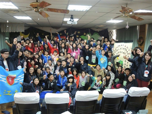 The Bright Light Science Service Team Goes to Tainan