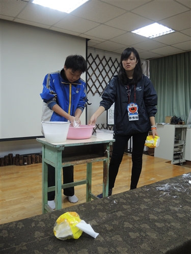 The Bright Light Science Service Team Goes to Tainan