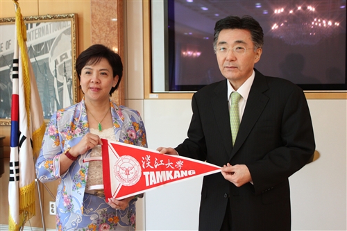 TKU Visits Sister Schools in Korea