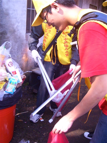 Serving the Community at Tian Yuan Temple