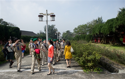 A Show of Gratitude from Meiji University
