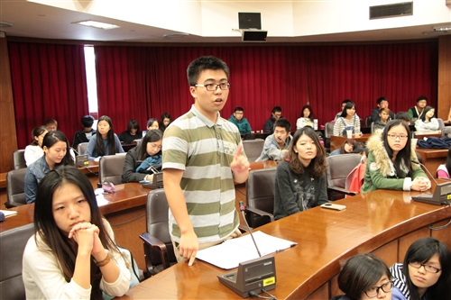Minister David Y. L. Lin Gives Lecture at TKU