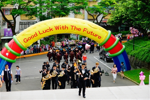 TKU Holds 2014 Graduation Ceremony with Over 7000 People in Attendance