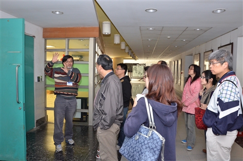The 2013 Chung Ling Chemistry Competition