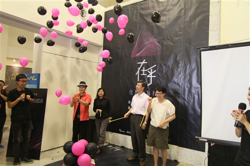 Graduating TKU Students Leave Their Mark
