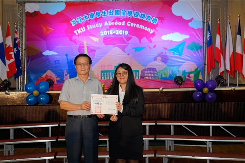 Making Dreams Come True - 648 Students Depart for Overseas Study