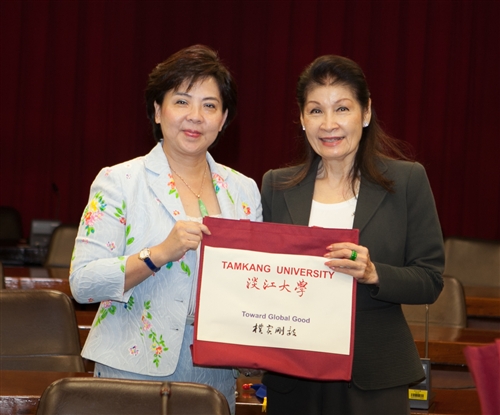 馬來西亞拉曼大學校董會主席伉儷及校長一行6人蒞校訪問。