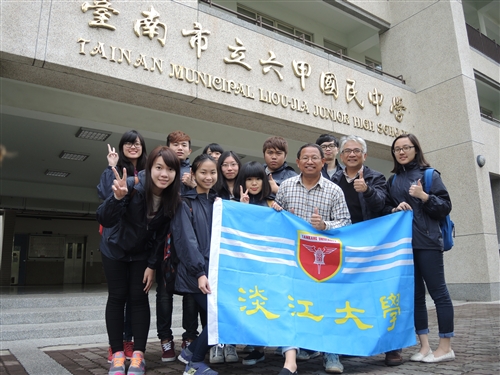 理學院「可見光科學服務隊」前往臺南市六甲國中進行服務。