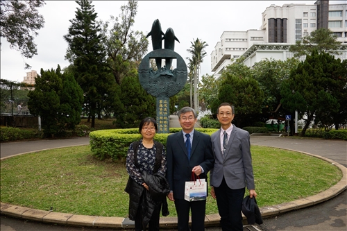 Renowned Scholar, Dr. Hoang Pham, Delivers Guest Lecture at Tamkang